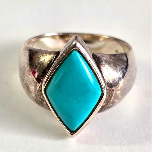 Vintage Jewelry - Sterling Silver 925 Turquoise Ring